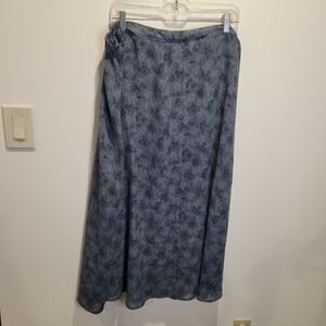 Sag harbor size 20w dark blue floral midi  skirt